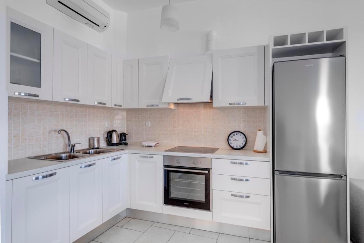 Waterview Apartments Kini Zewnętrze zdjęcie
