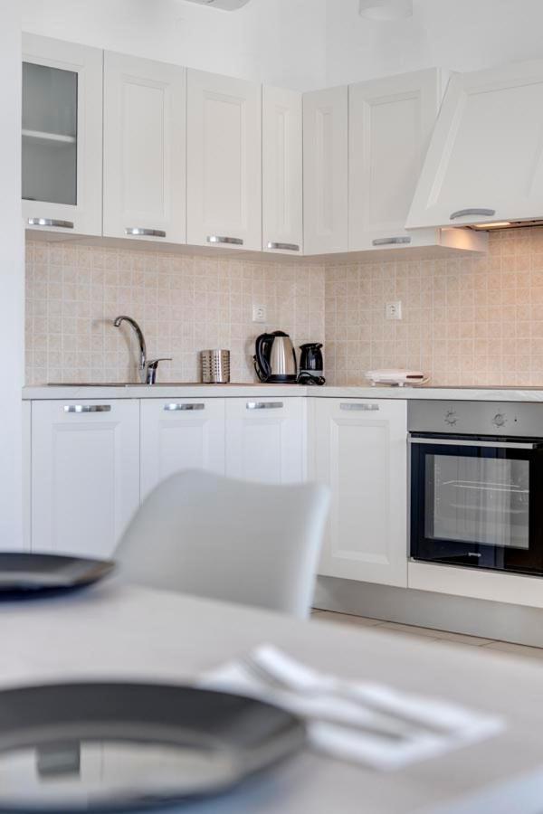 Waterview Apartments Kini Zewnętrze zdjęcie
