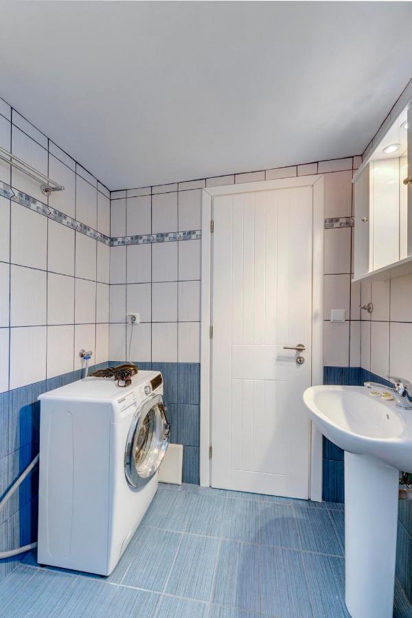 Waterview Apartments Kini Zewnętrze zdjęcie